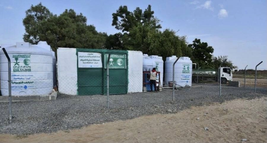 مركز الملك سلمان للإغاثة يواصل تنفيذ مشروع الإمداد المائي 