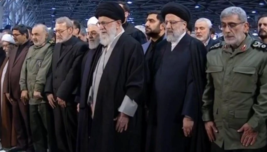 خامنئي وقادة إيران في عزاء سليماني (مكة)