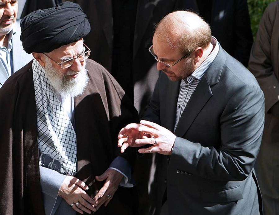 






خامنئي يوجه قاليباف                                  (مكة)