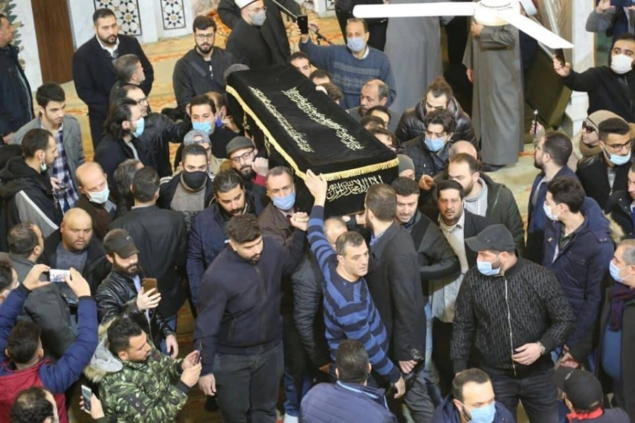 



من تشييع جثمان حاتم علي                (مكة)