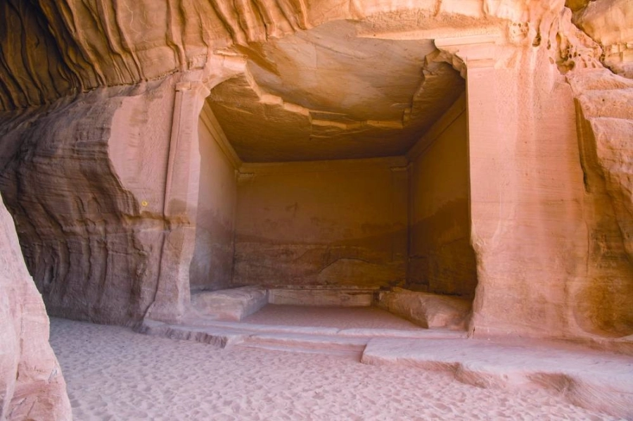 






 من المواقع الأثرية في العلا