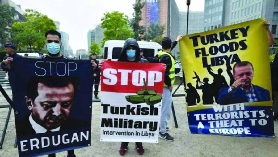 






مظاهرات تندد بإردوغان                                                        (مكة)