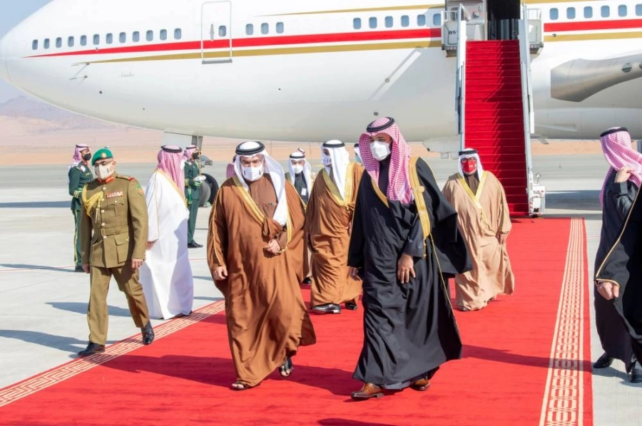 ولي العهد لدى استقباله ولي عهد البحرين