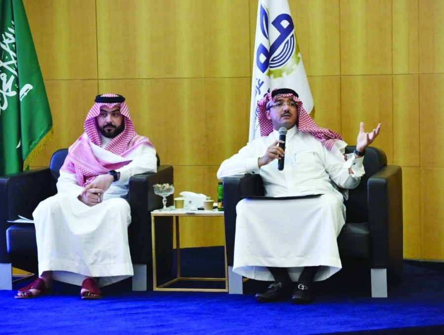 






كعكي متحدثا                            (مكة)