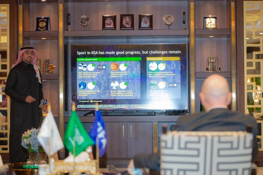 وزير الرياضة ورئيس الفيفا 