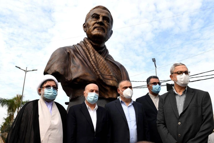 






أنصار حزب الله يشهدون وضع المجسم                                    (مكة)