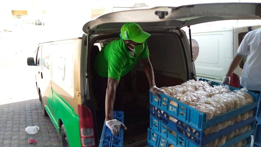 جانب من المبادرات الإغاثية (مكة)