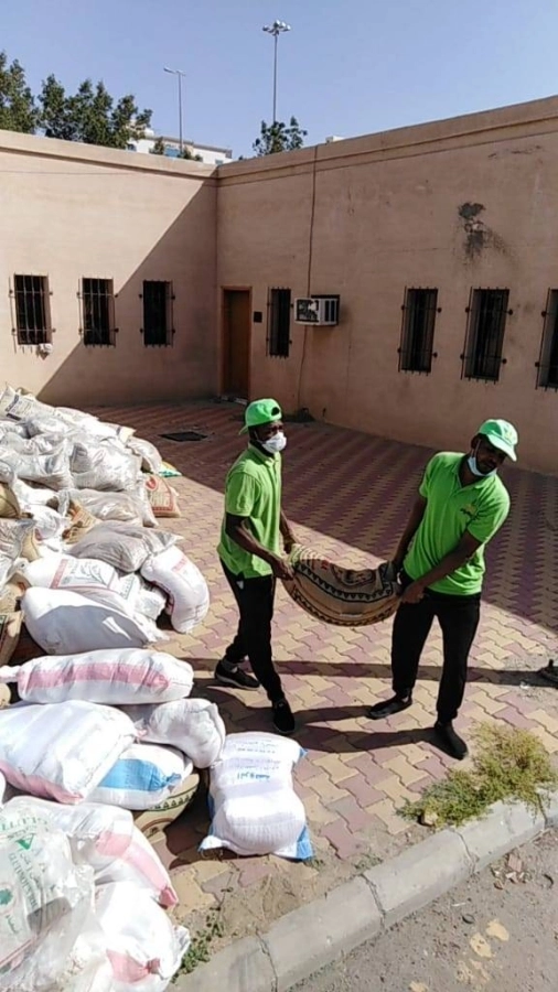 جانب من المبادرات الإغاثية (مكة)