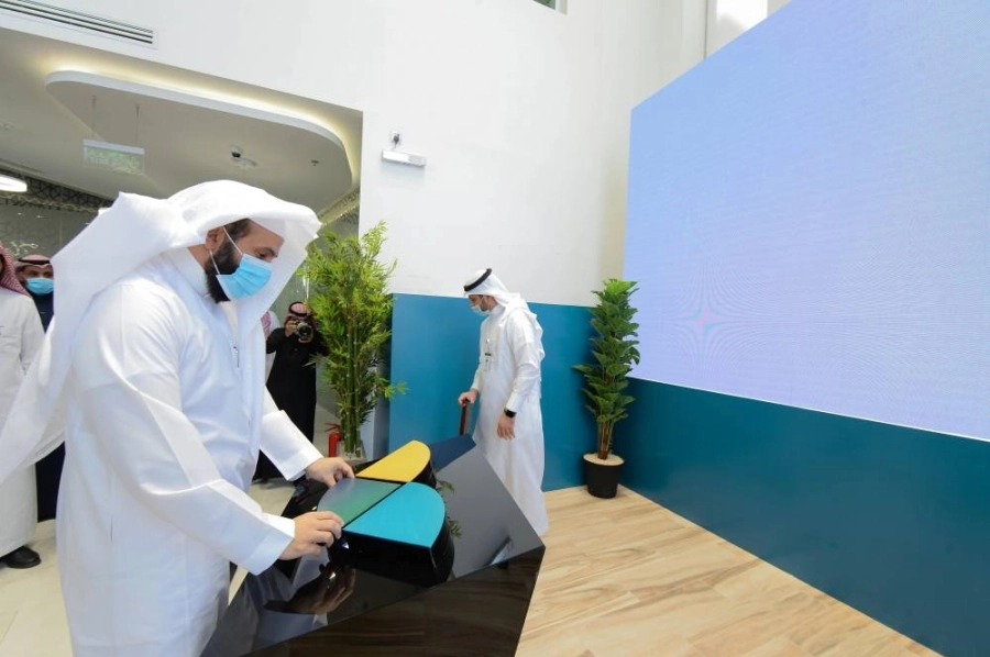 



وليد الصمعاني خلال تدشين مبنى مركز المصالحة النموذجي              (مكة)