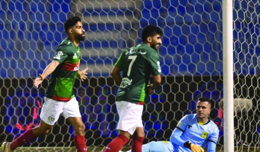 هزاع الهزاع محتفلا بهدفه         (مكة)