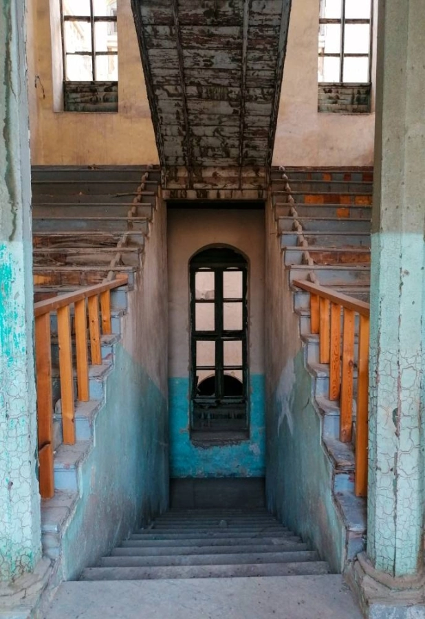 






من عملية ترميم قصر السقاف                                     (أنس الحارثي)