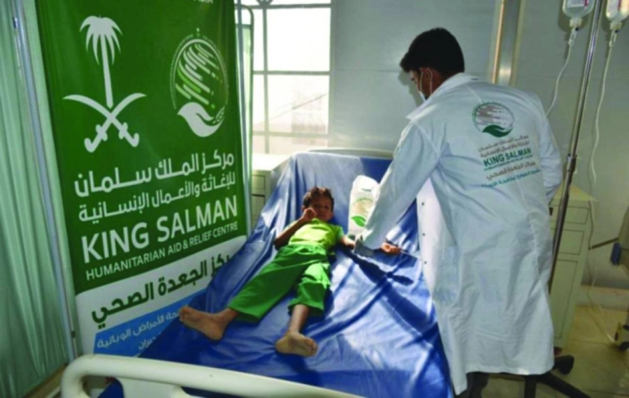 



مريض صغير يتلقى العناية الطبية                             (واس)