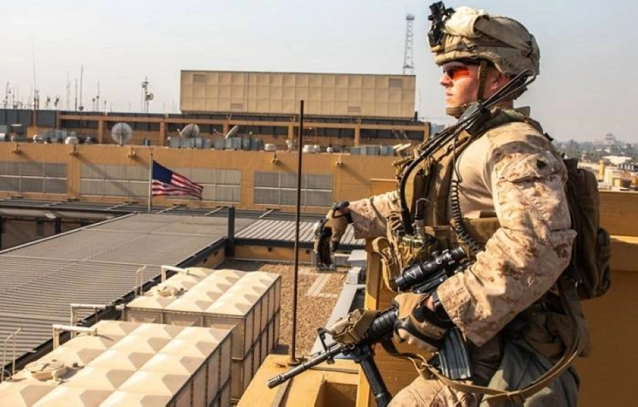 






جندي أمريكي في إحدى القواعد بالمنطقة                     (مكة)