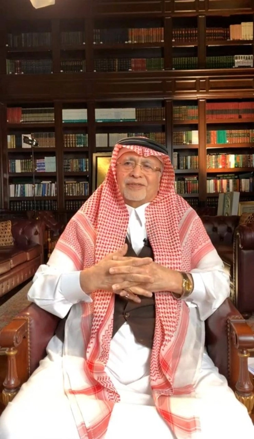 الدكتور عبدالعزيز خوجة