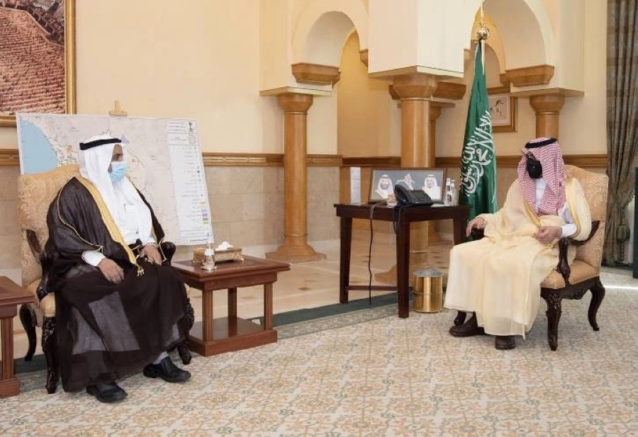 نائب أمير منطقة مكة في استقبال مدير فرع وزارة الإعلام 