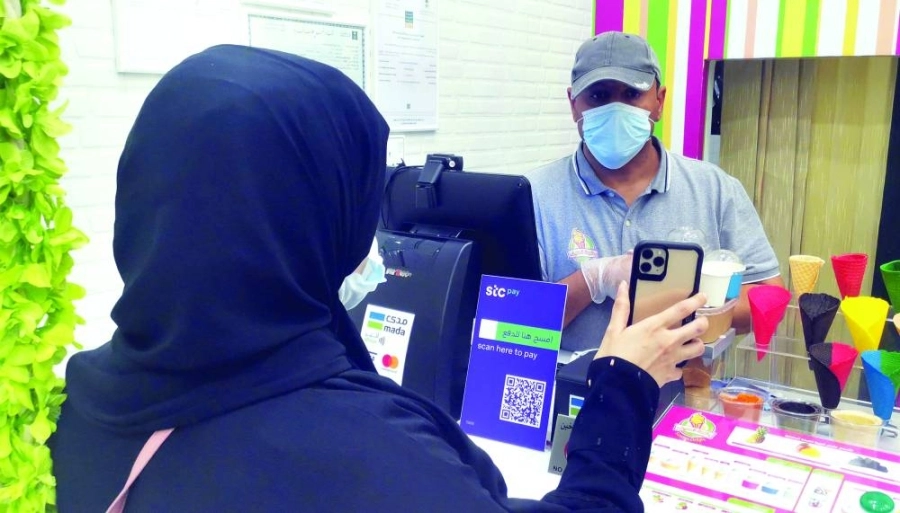 إلزام المتسوقين بالإجراءات الوقائية (مكة)