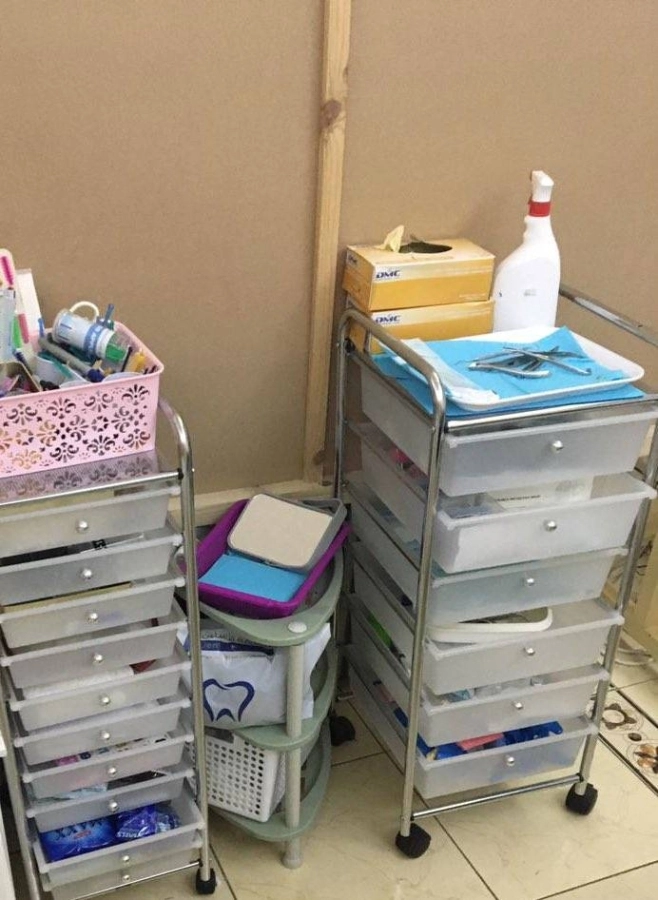 



العيادة المخالفة من الداخل         (مكة)