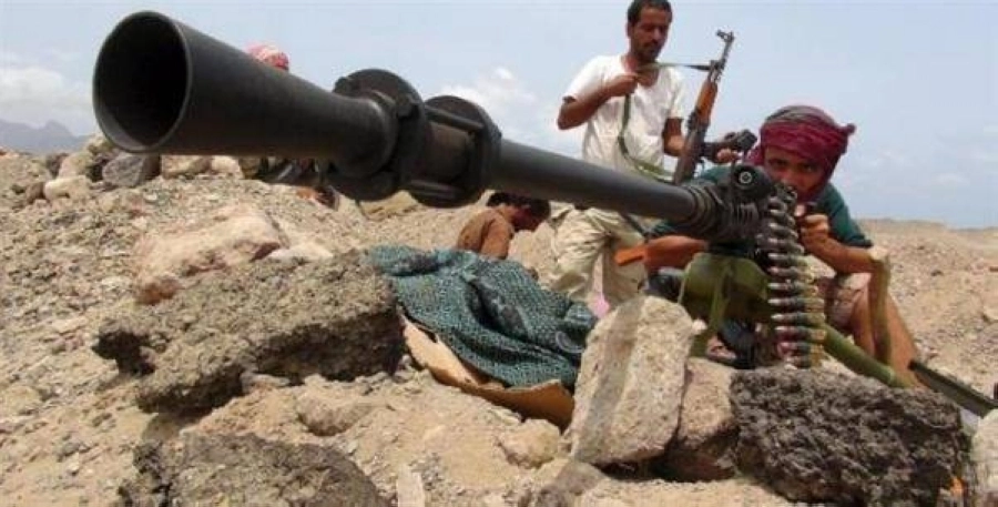 






اثنان من القوات الحكومية