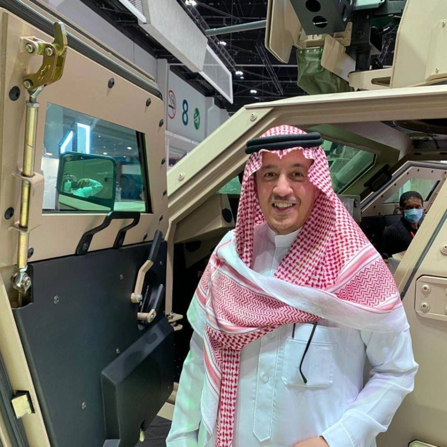 






تركي الدخيل أمام المدرعة السعودية     (مكة)