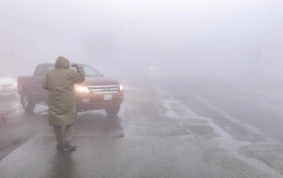 






المرور ينبه قائدي المركبات من الضباب في الباحة                       (مكة)
