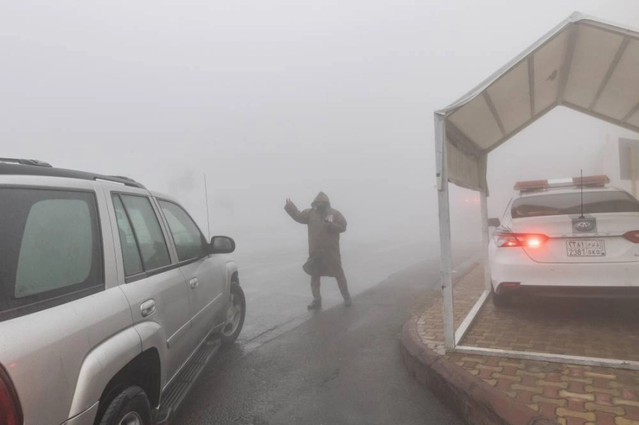المرور ينبه قائدي المركبات من الضباب في الباحة  (مكة)