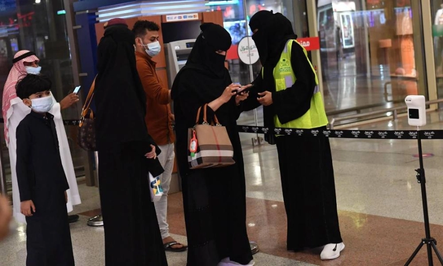 






متطوعات خلال تواجدهن بالأسواق                                                               (مكة)