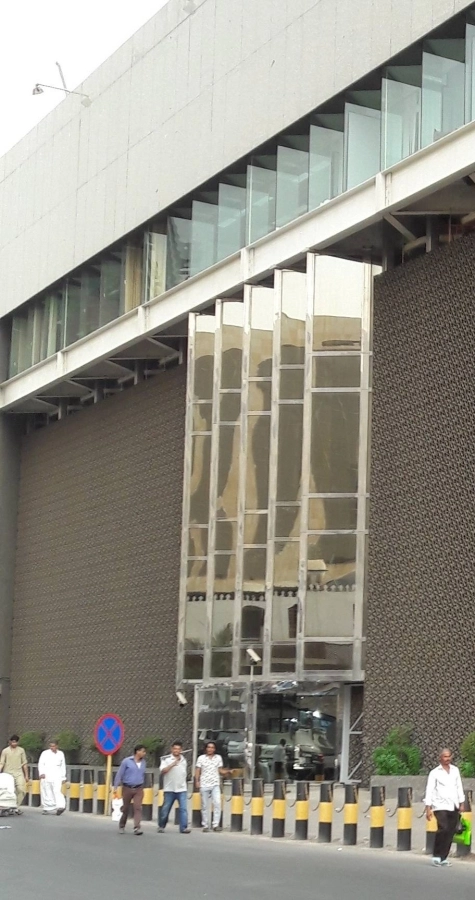 






بوابة البنك المركزي السعودي في جدة                                        (مكة)