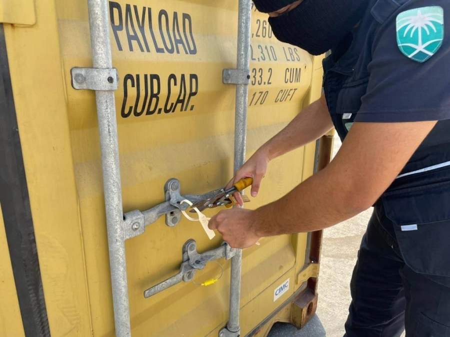 جانب من إحباط محاولات التهريب بالدمام