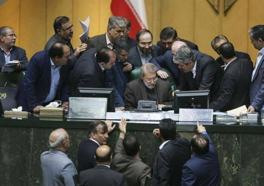 حالة غضب داخل البرلمان الإيراني    (مكة)