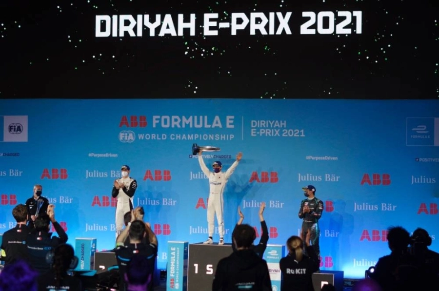 الهولندي "دي فريز" بطلاً للجولة الافتتاحية من سباق فورمولا إي الدرعية 2021