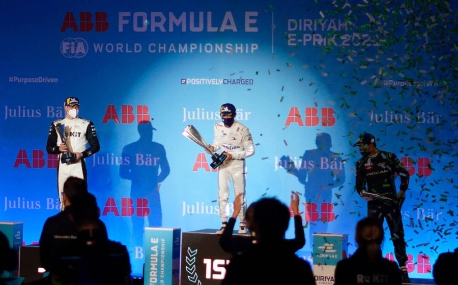 الهولندي "دي فريز" بطلاً للجولة الافتتاحية من سباق فورمولا إي الدرعية 2021