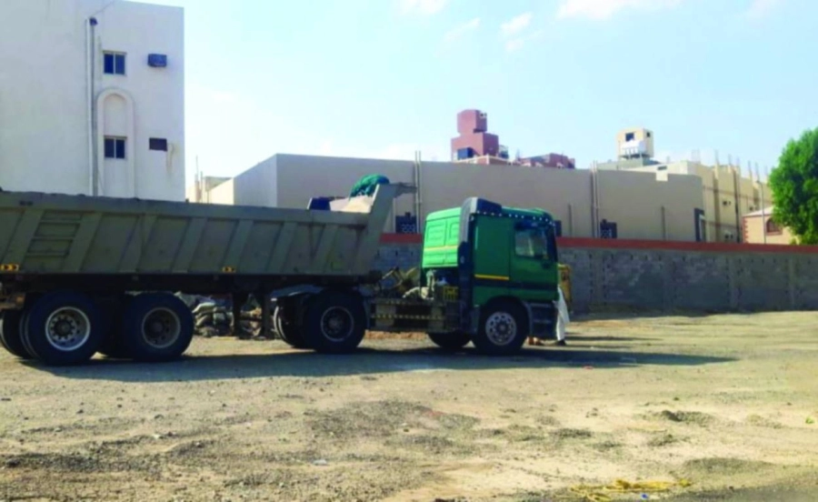 من رفع مخلفات البناء           (مكة)