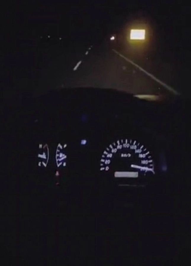 ضبط قائد مركبة بالطائف قام بنشر مقاطع وهو يقود المركبة بسرعة عالية (المرور)