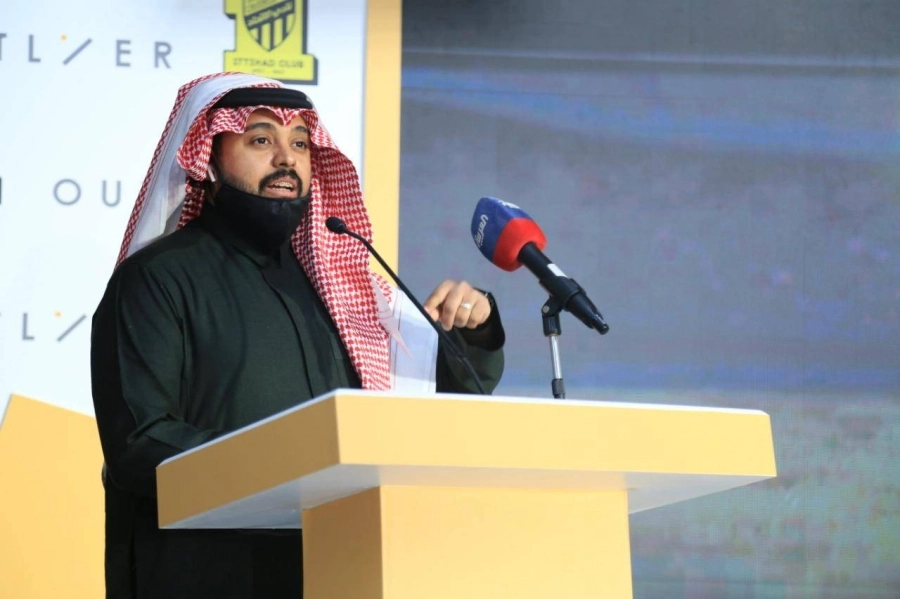 ‏OUTLIER الراعي الذهبي لقميص نادي الاتحاد السعودي