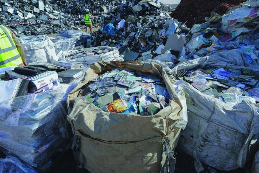 






من مخالفات الملكية الفكرية                                                      (مكة)