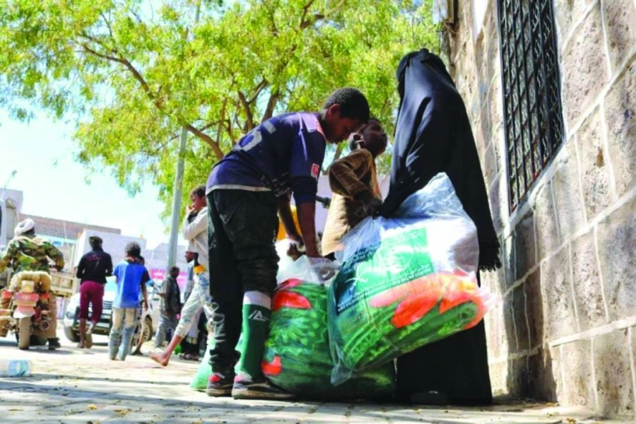 



أسرة يمنية حصلت على احتياجاتها الشتوية            (واس)