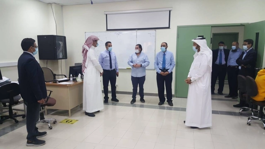 نائب المحافظ المساعد للكليات التقنية يلتقي المدربين والمتدربين بتقنية الطائف