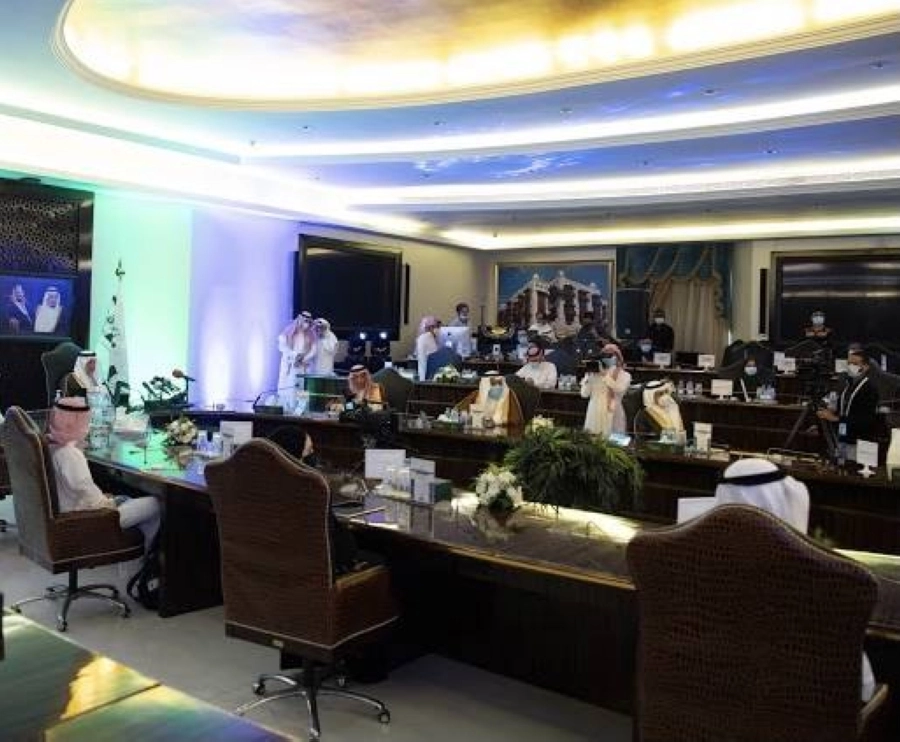 خالد الفيصل يتوج الفائزين والفائزات لمعرض إبداع للعلوم والهندسة ابداع"2021"