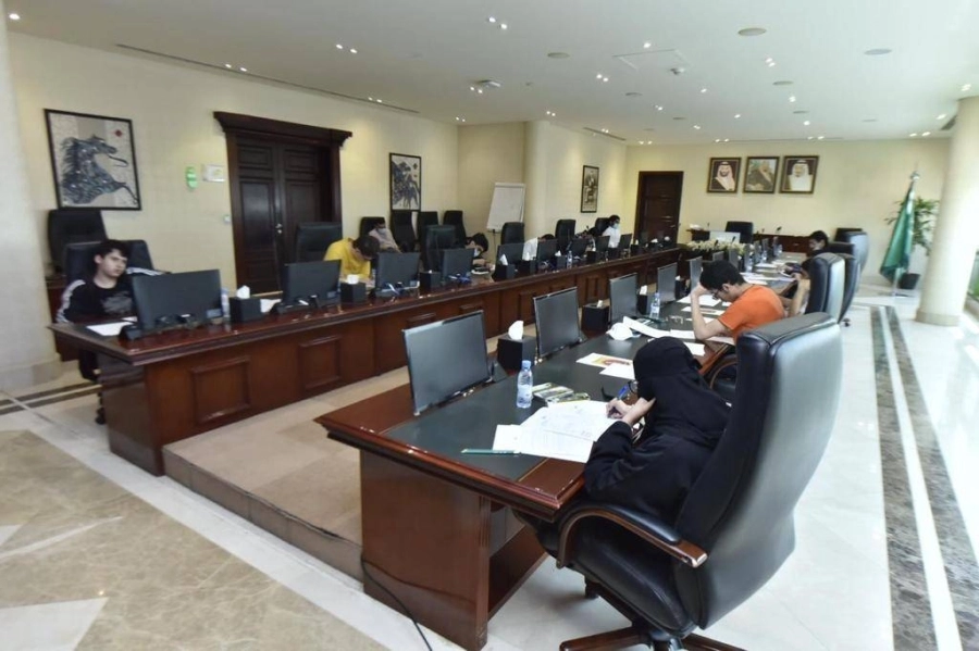 شاركت المملكة العربية السعودية، ممثلة في مؤسسة الملك عبدالعزيز ورجاله للموهبة والإبداع (موهبة) ووزارة التعليم، في اختبار أولمبياد آسيا والباسفيك للرياضيات APMO2021  الذي عقد اليوم الثلاثاء افتراضياً (عن بعد) بسبب جائحة كورونا.