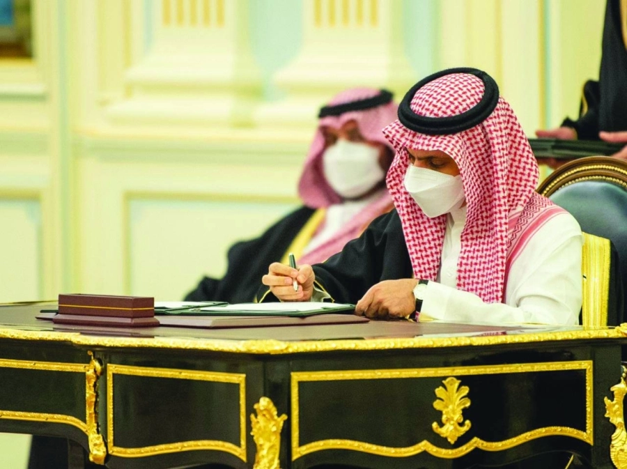 






جانب من توقيع الاتفاقيات