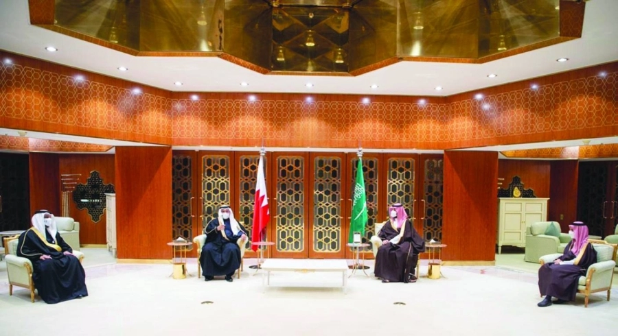 






.. وخلال لقائه الأمير سلمان آل خليفة                               (واس)