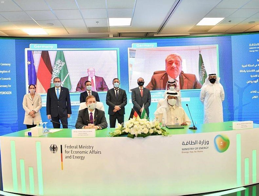 وزير الطاقة يوقع مذكرة التفاهم السعودي الألماني حول إنتاج الهيدروجين (واس)