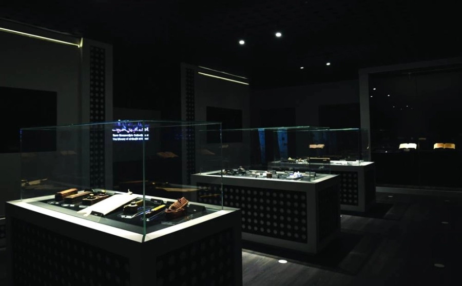 مخطوطات نادرة بالمعرض                                     (مكة)