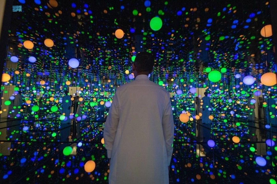 






توظيف الضوء في الأعمال الفنية                                    (مكة)