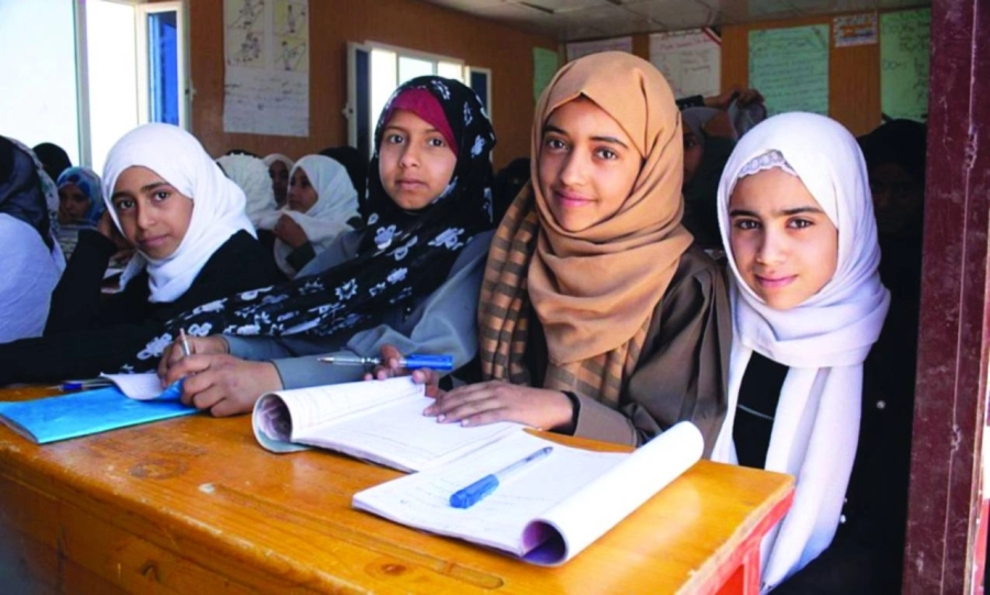 



فتيات يمنيات يستفدن من المشروع     (واس)