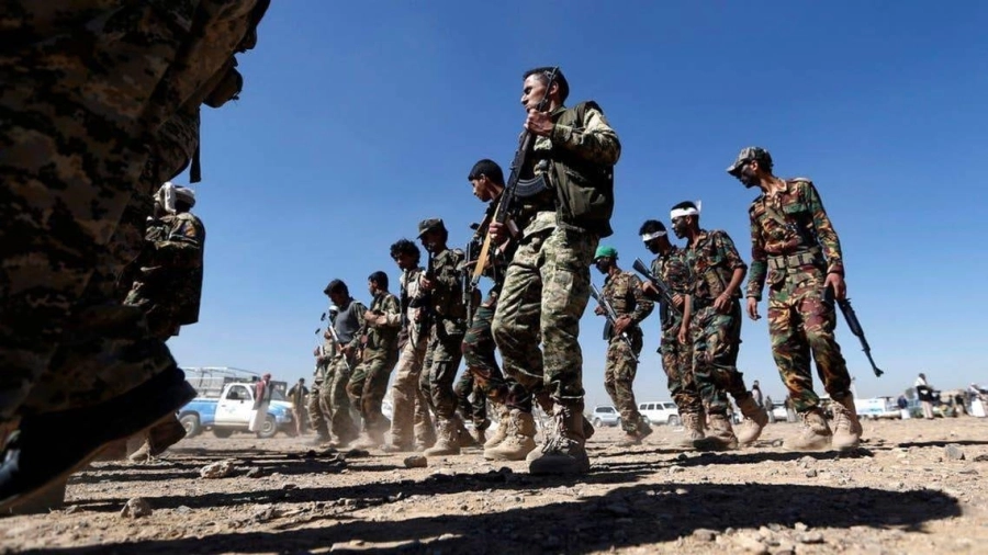 



عناصر من ميليشيات الحوثي الإرهابية                                              (مكة)