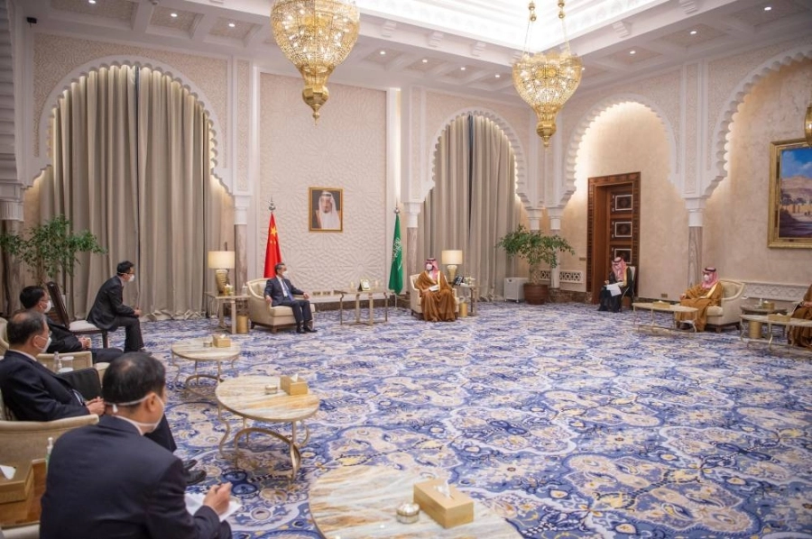 الأمير محمد بن سلمان خلال اجتماعه مع وانغ يي (واس)