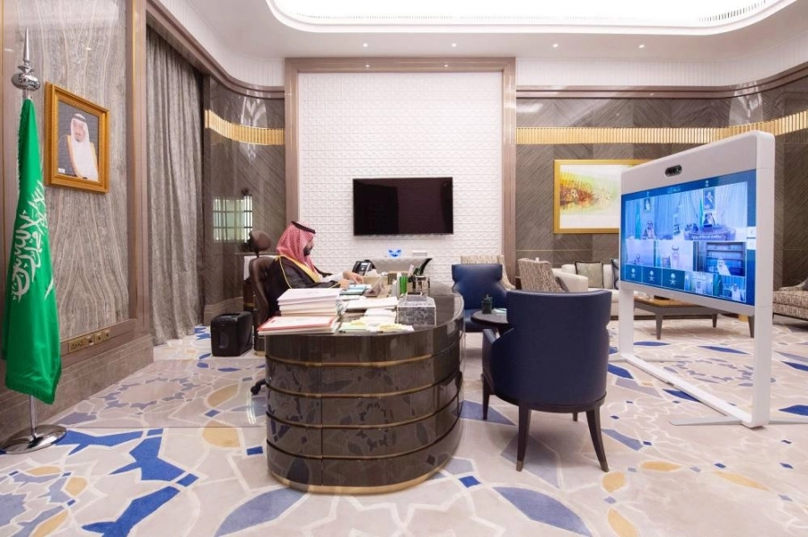 ولي العهد خلال جلسة مجلس الوزراء