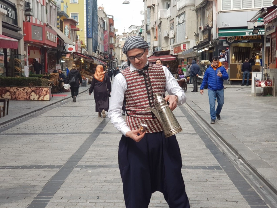 الشارع التركي يواجه عجزا اقتصاديا كبيرا            (مكة)