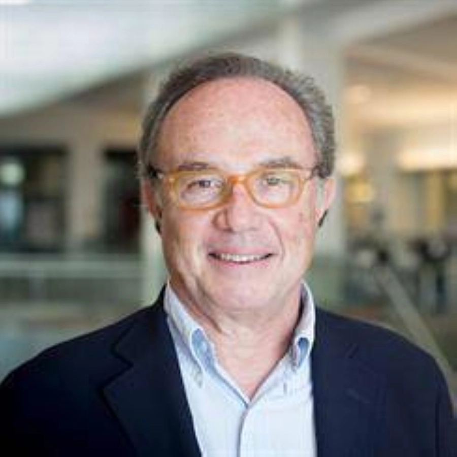 بيير ماجستريتي استاذ متميز، العلوم البيولوجية